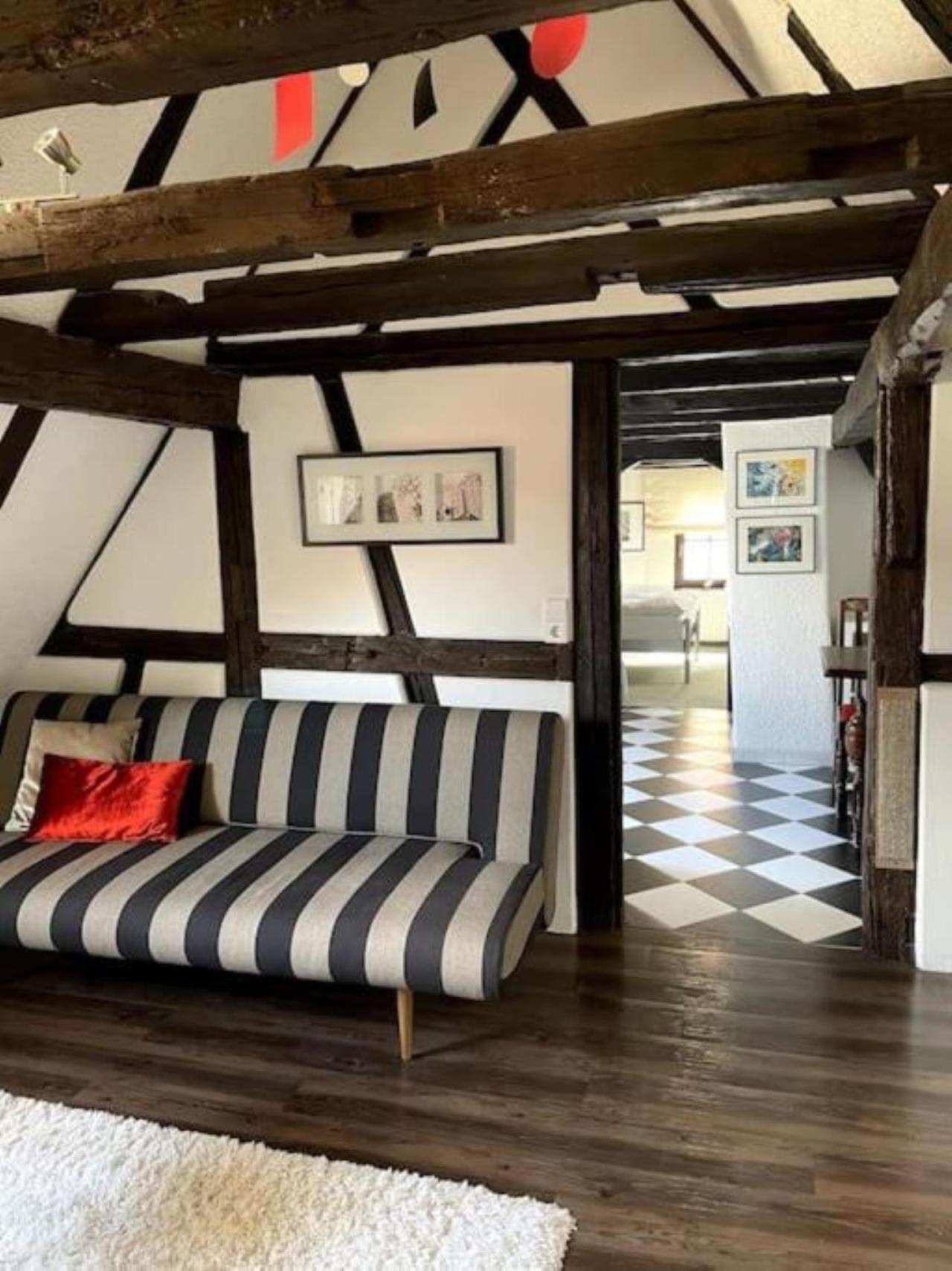 Ferienwohnung Im 'Schmoller - Hof' Нойштадт-ан-дер-Вайнштрасе Екстер'єр фото