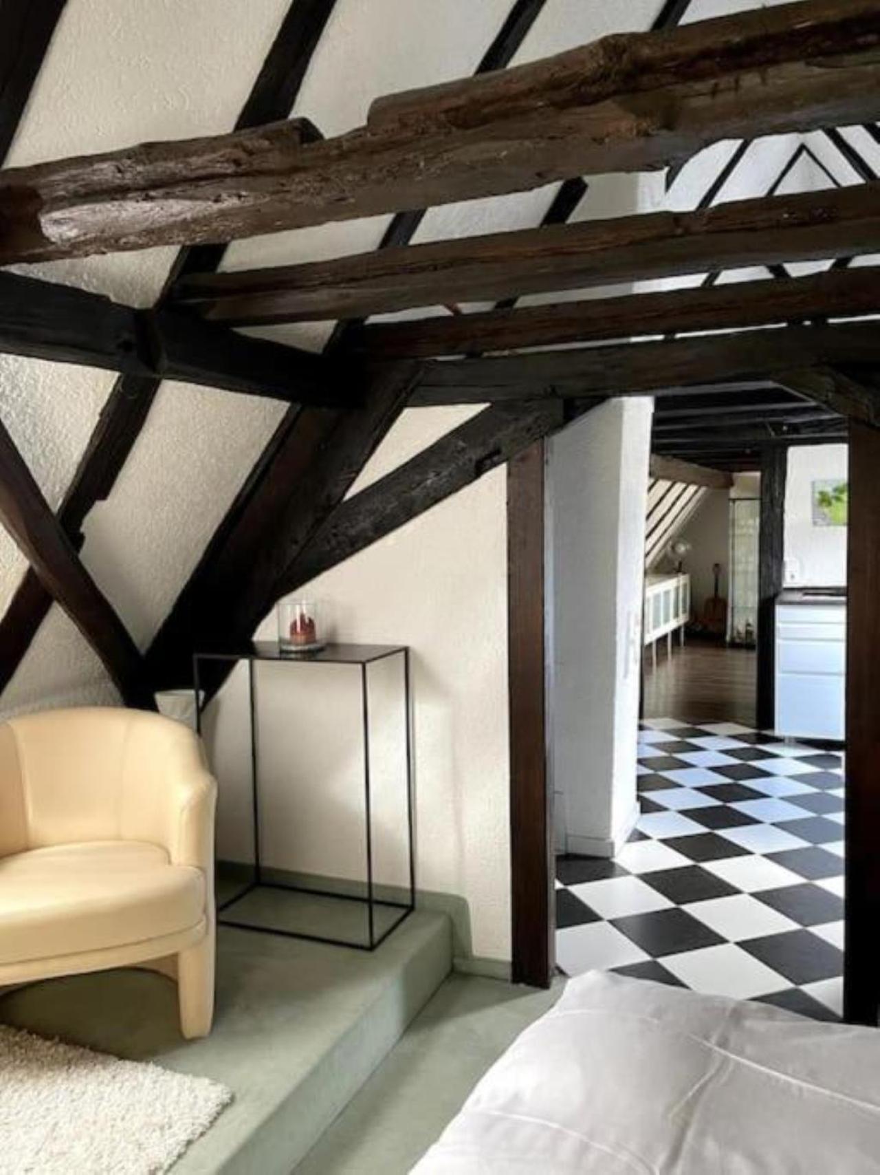 Ferienwohnung Im 'Schmoller - Hof' Нойштадт-ан-дер-Вайнштрасе Екстер'єр фото