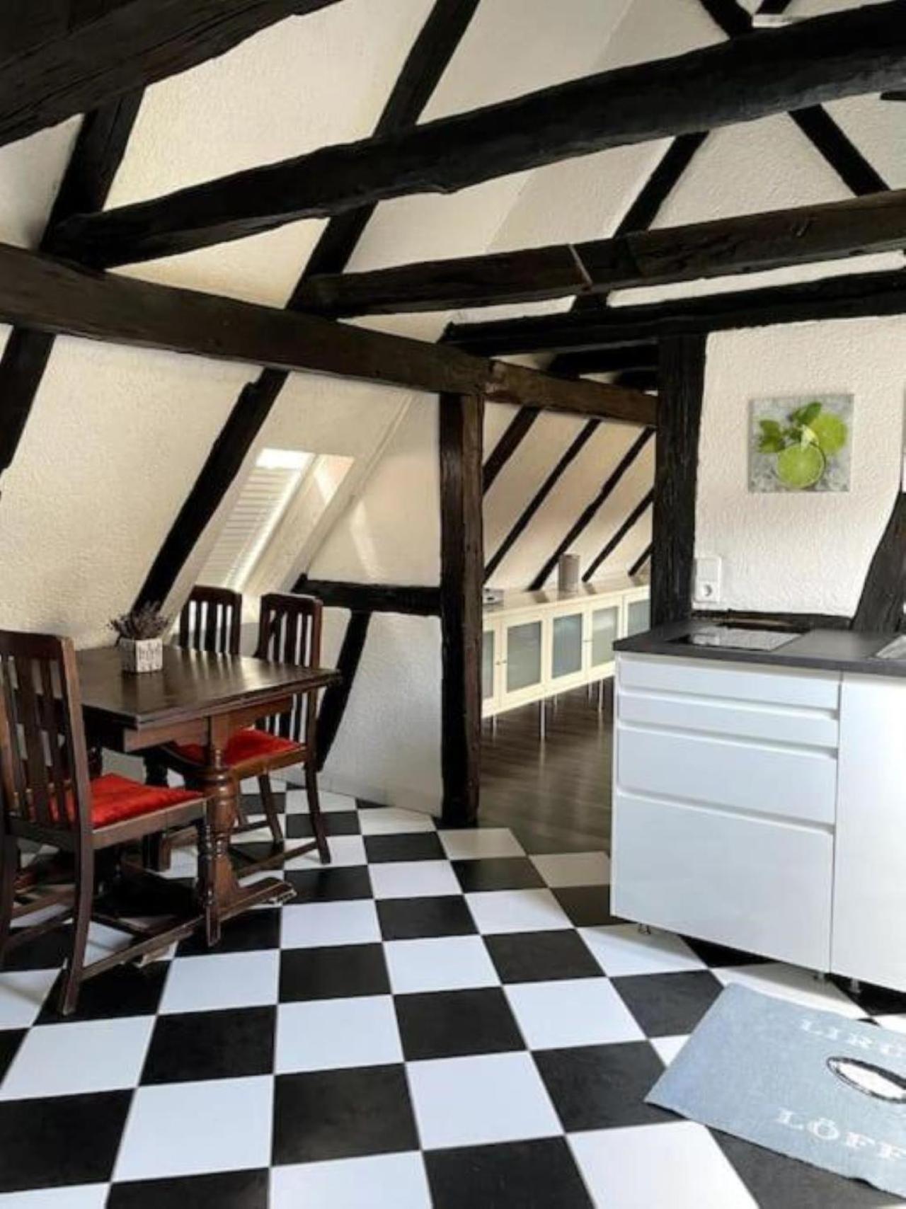 Ferienwohnung Im 'Schmoller - Hof' Нойштадт-ан-дер-Вайнштрасе Екстер'єр фото
